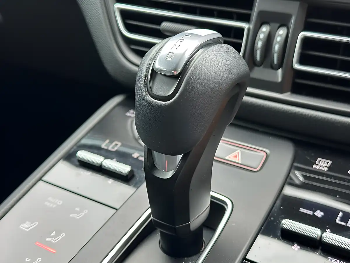 Used 2021 Porsche Macan S Dolomite Silver - Interior and Exterior details 17
