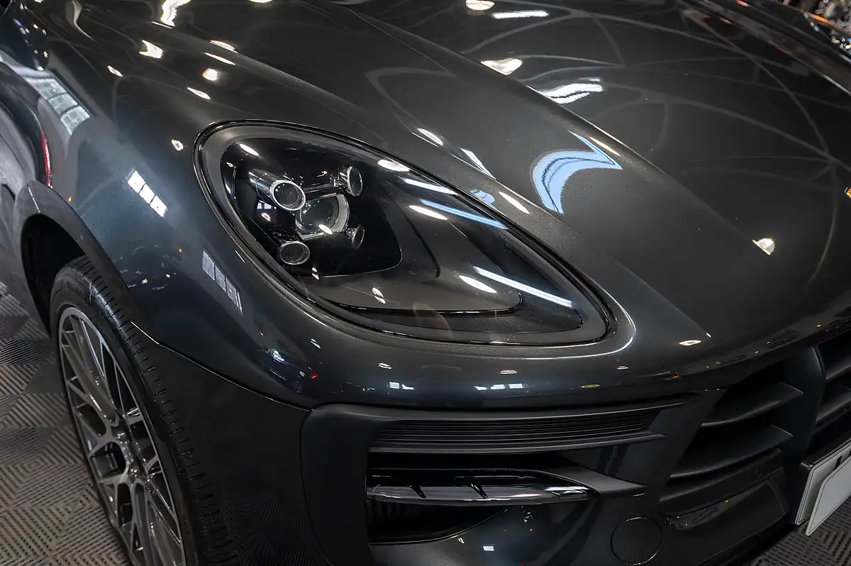 Used 2021 Porsche Macan S Pan Roof Sports Exhaust Sports Chrono 21" Alloys Volcano Grey Metallic - Interior and Exterior details 17
