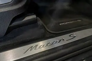 Used 2021 Porsche Macan S Pan Roof Sports Exhaust Sports Chrono 21" Alloys Volcano Grey Metallic - Interior and Exterior details 18