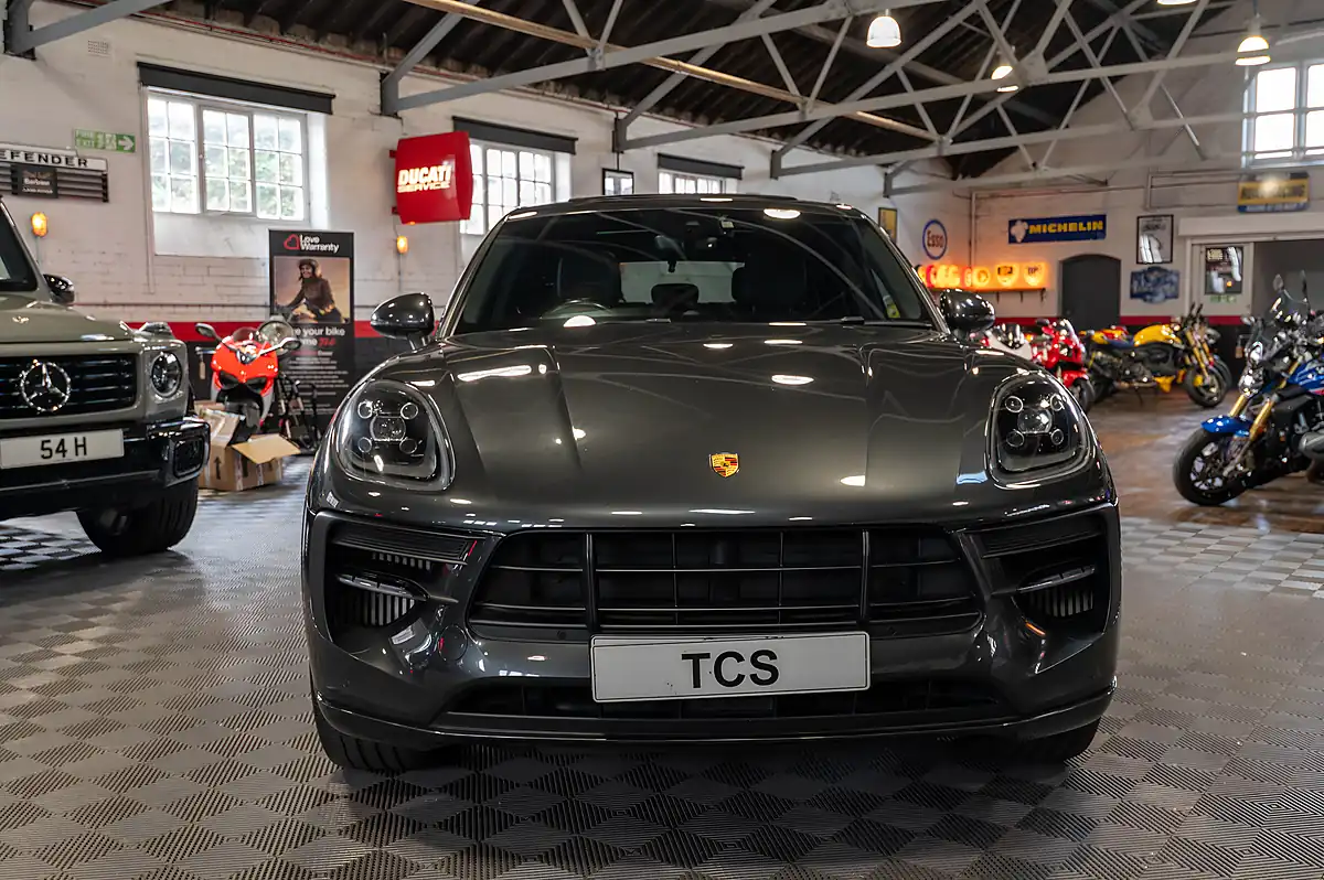 Used 2021 Porsche Macan S Pan Roof Sports Exhaust Sports Chrono 21" Alloys Volcano Grey Metallic - Interior and Exterior details 3