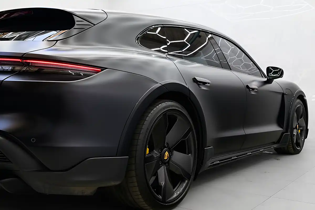Used 2021 Porsche Taycan Cross Turismo Performance Plus Black - Interior and Exterior details 15