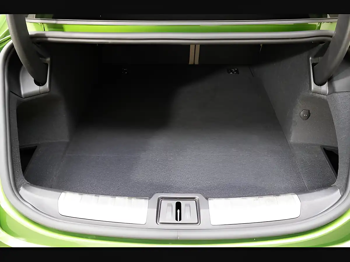 Used 2021 Porsche Taycan Performance 4S Mamba Green - Interior and Exterior details 16
