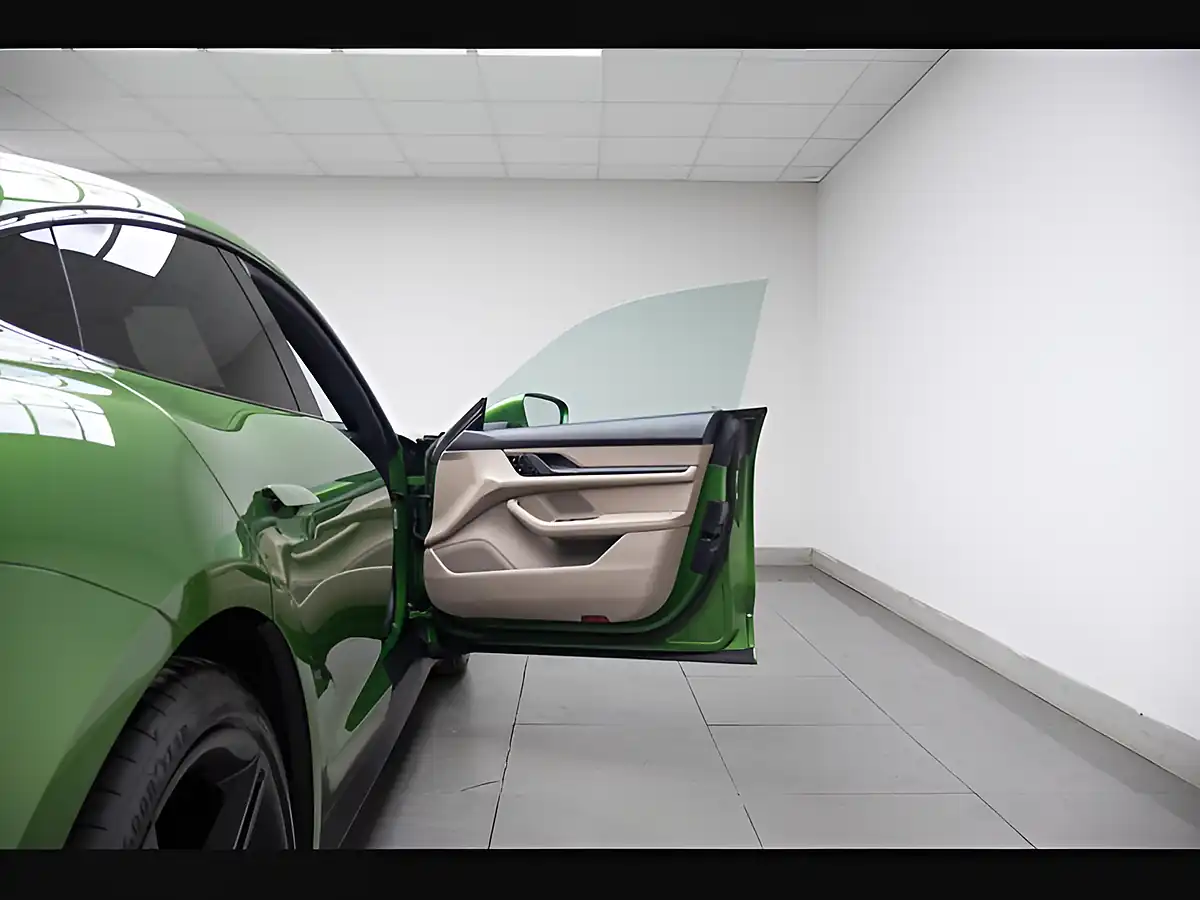 Used 2021 Porsche Taycan Performance 4S Mamba Green - Interior and Exterior details 17