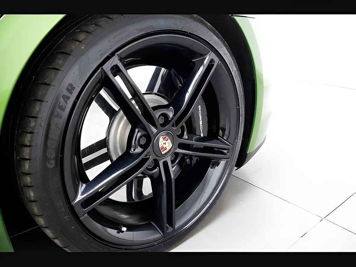 Used 2021 Porsche Taycan Performance 4S Mamba Green - Interior and Exterior details 18
