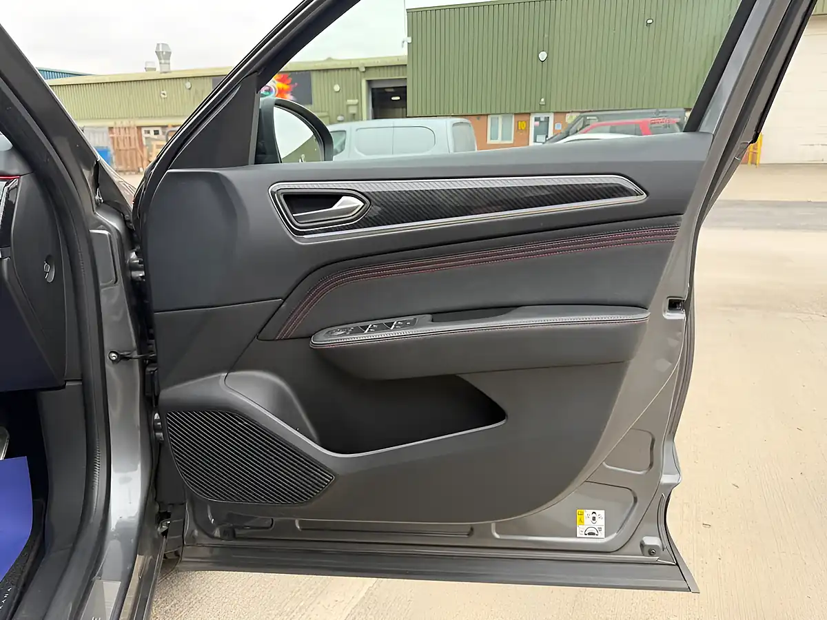 Used 2021 Renault Arkana R.s. Line Grey - Interior and Exterior details 11