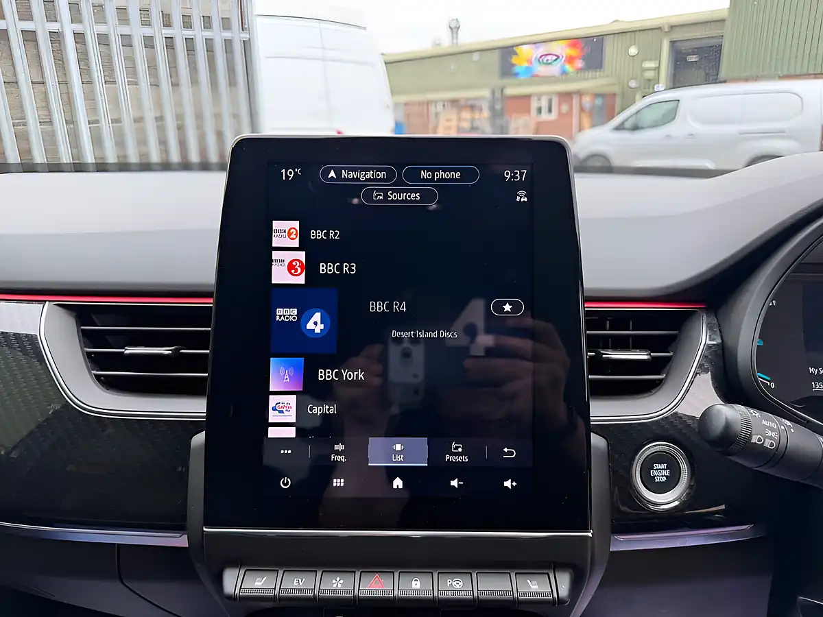 Used 2021 Renault Arkana R.s. Line Grey - Interior and Exterior details 15
