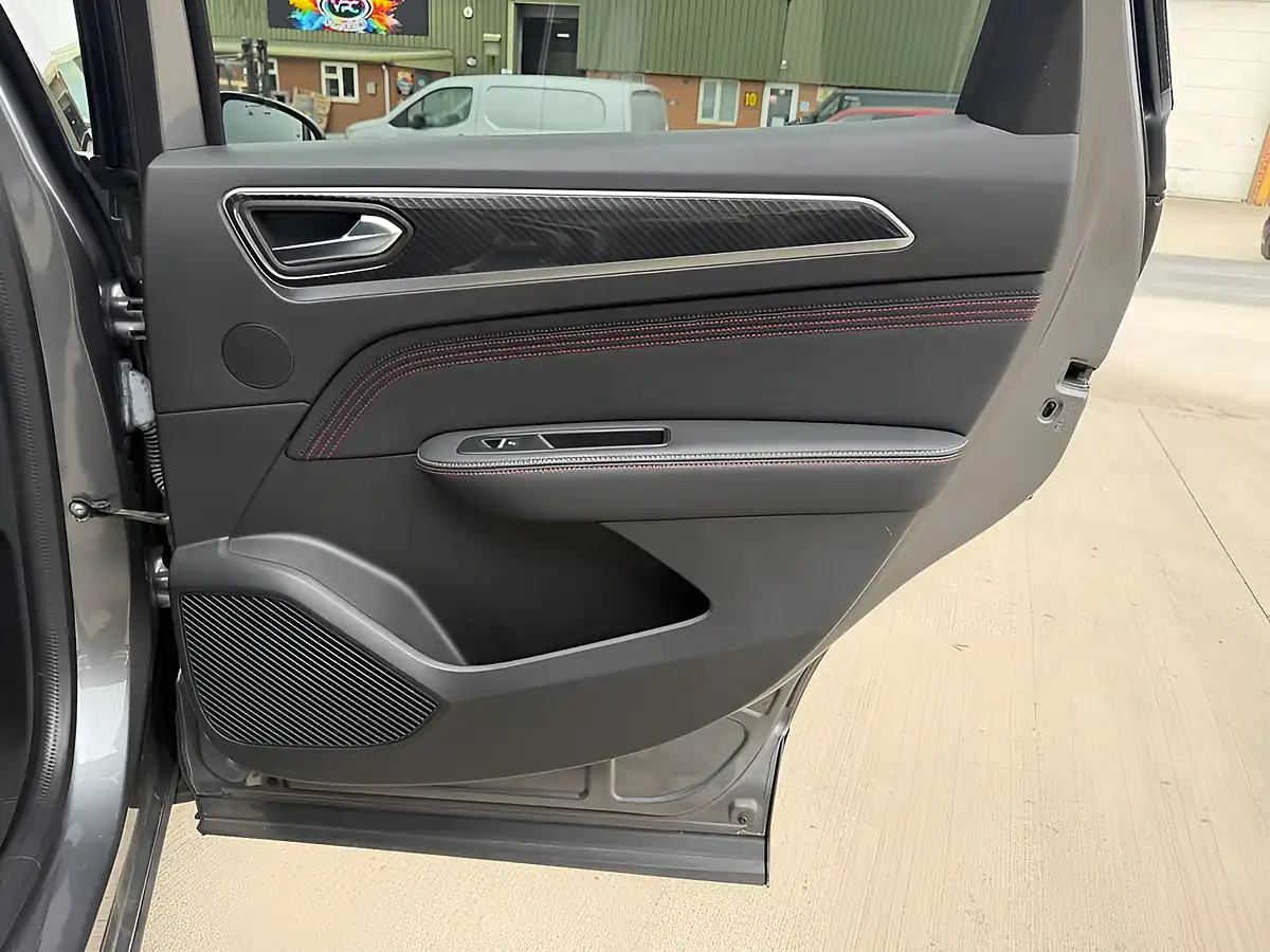 Used 2021 Renault Arkana R.s. Line Grey - Interior and Exterior details 17