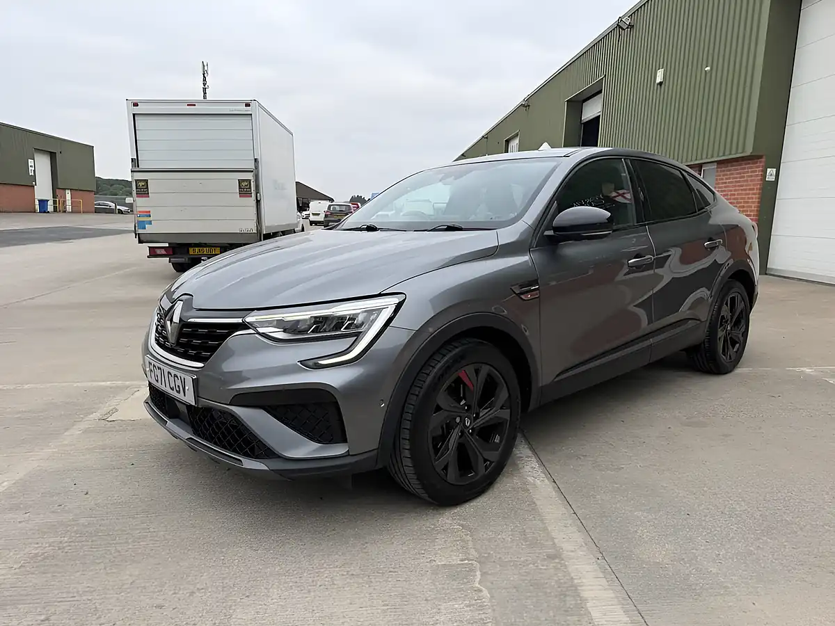 Used 2021 Renault Arkana R.s. Line Grey - Interior and Exterior details 4
