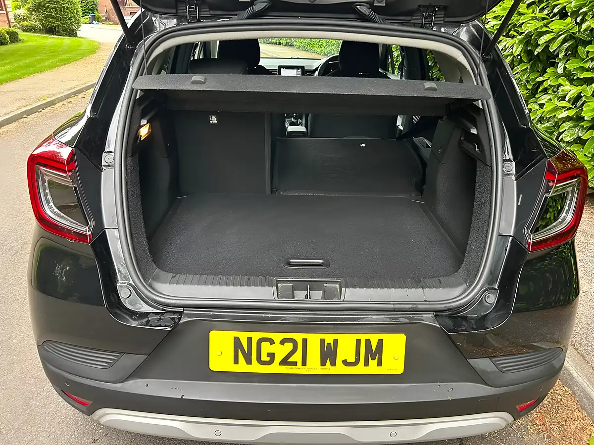 Used 2021 Renault Captur Iconic Black - Interior and Exterior details 13