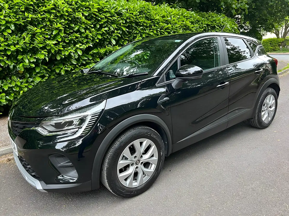 Used 2021 Renault Captur Iconic Black - Interior and Exterior details 18