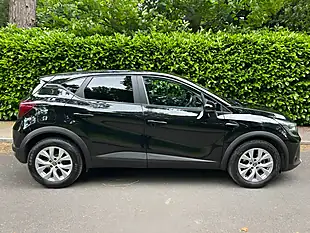 Used 2021 Renault Captur Iconic Black - Interior and Exterior details 3