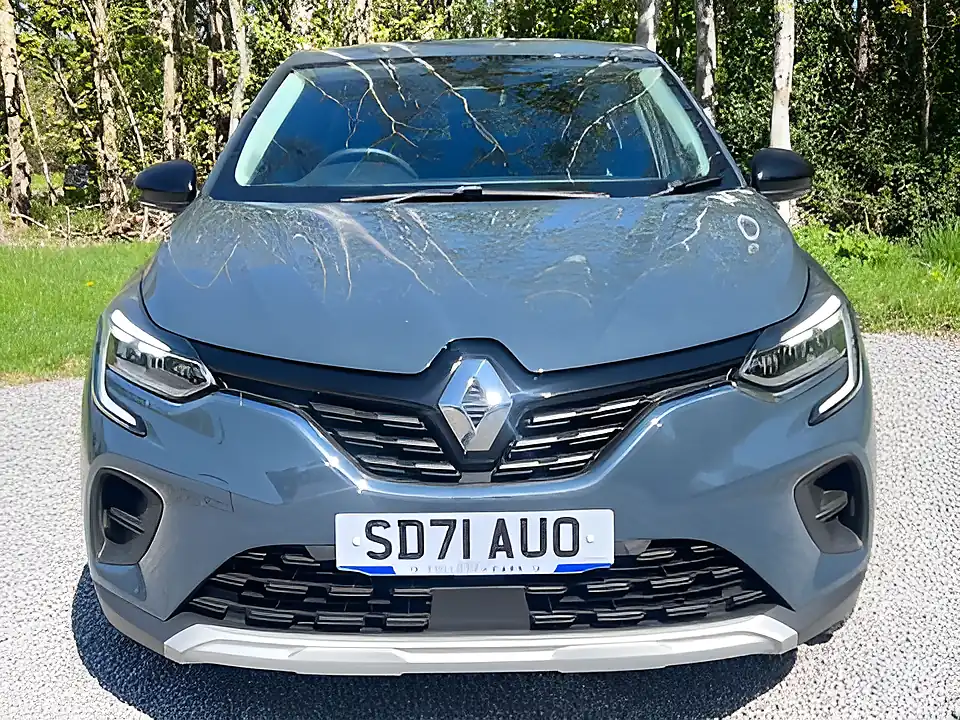Used 2021 Renault Captur Iconic Boston Blue - Interior and Exterior details 10