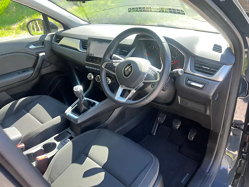 Used 2021 Renault Captur Iconic Boston Blue - Interior and Exterior details 14