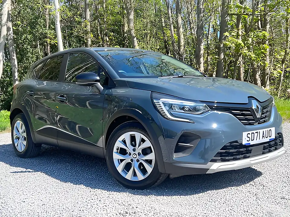 Used 2021 Renault Captur Iconic Boston Blue - Interior and Exterior details 3