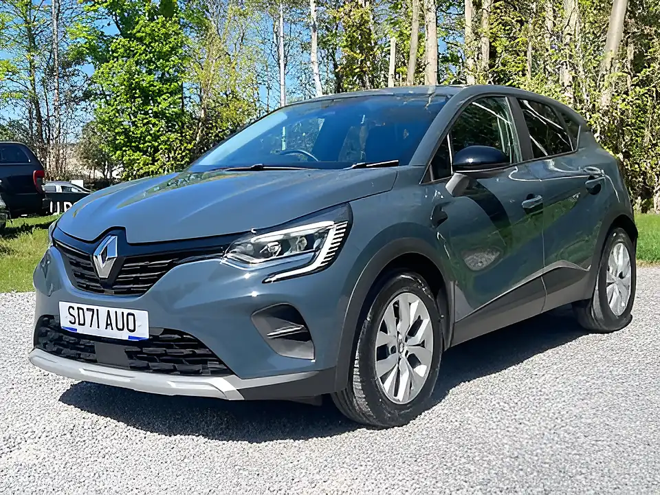 Used 2021 Renault Captur Iconic Boston Blue - Interior and Exterior details 9