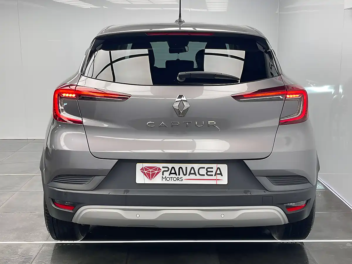 Used 2021 Renault Captur Iconic Grey - Interior and Exterior details 17