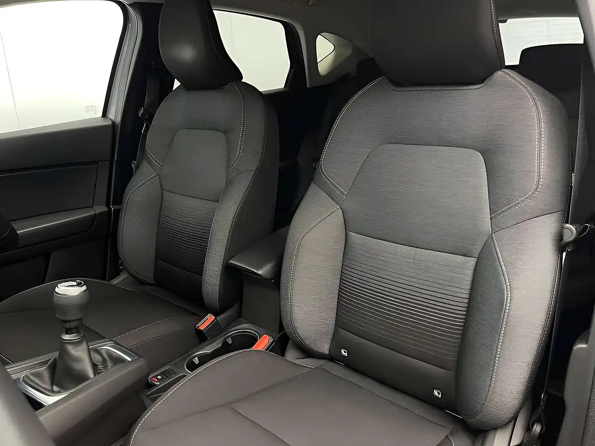 Used 2021 Renault Captur Iconic Grey - Interior and Exterior details 18