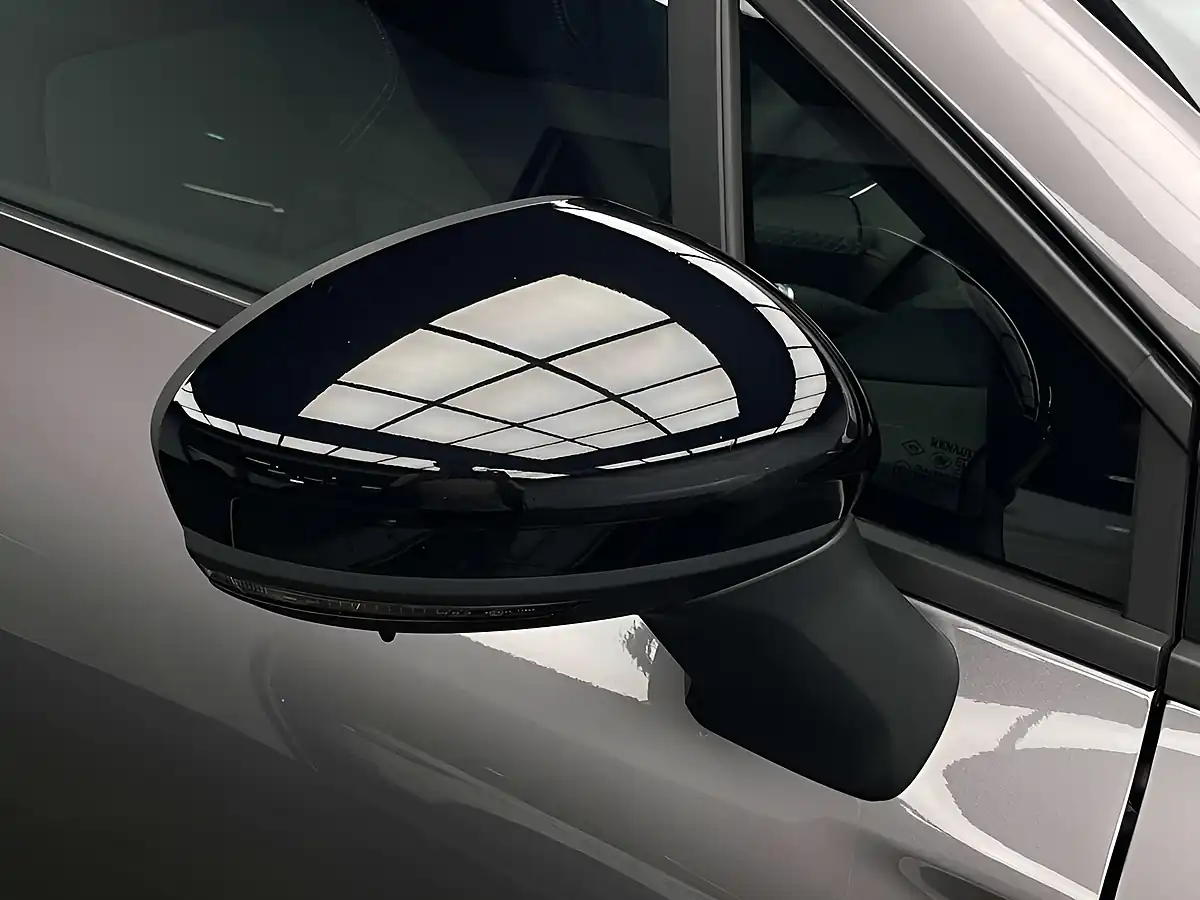 Used 2021 Renault Captur Iconic Grey - Interior and Exterior details 7