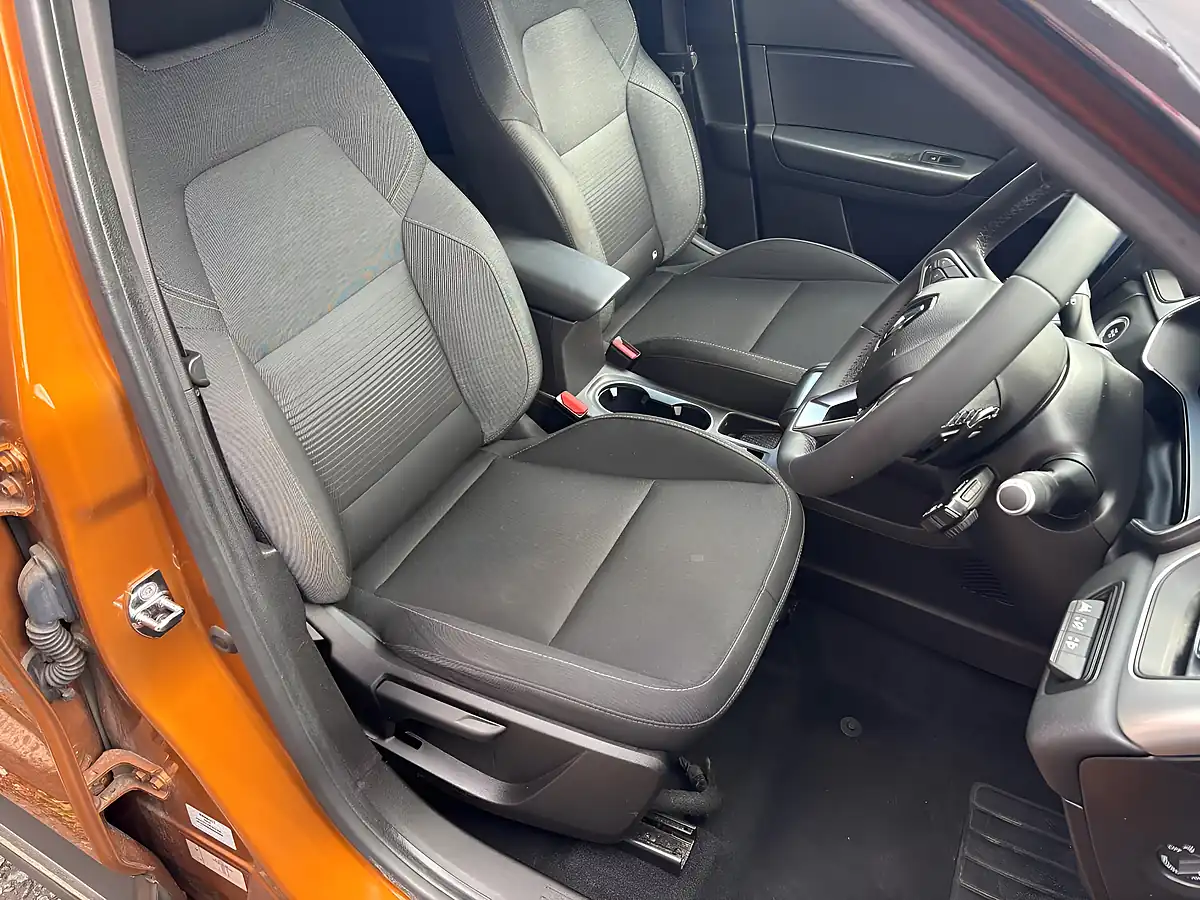 Used 2021 Renault Captur Iconic Orange - Interior and Exterior details 10