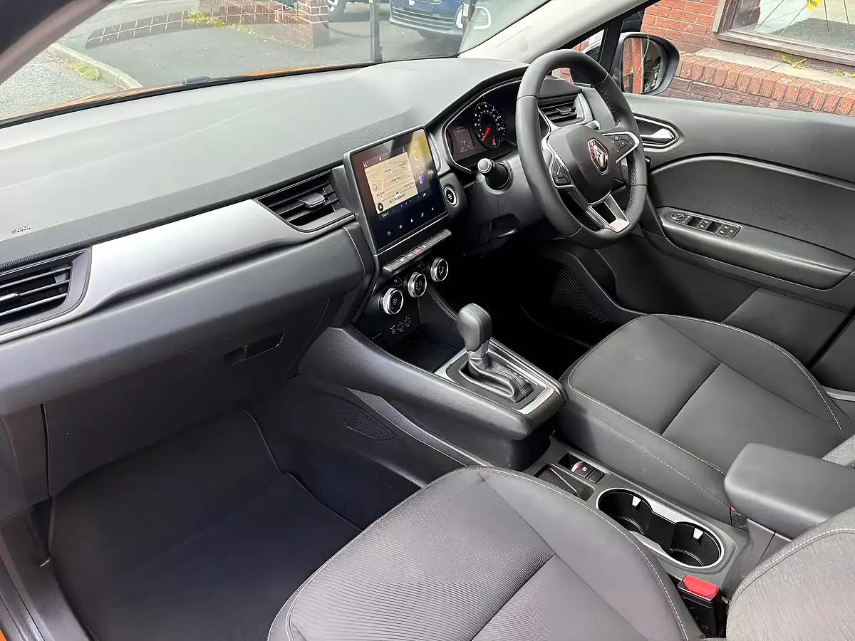 Used 2021 Renault Captur Iconic Orange - Interior and Exterior details 13