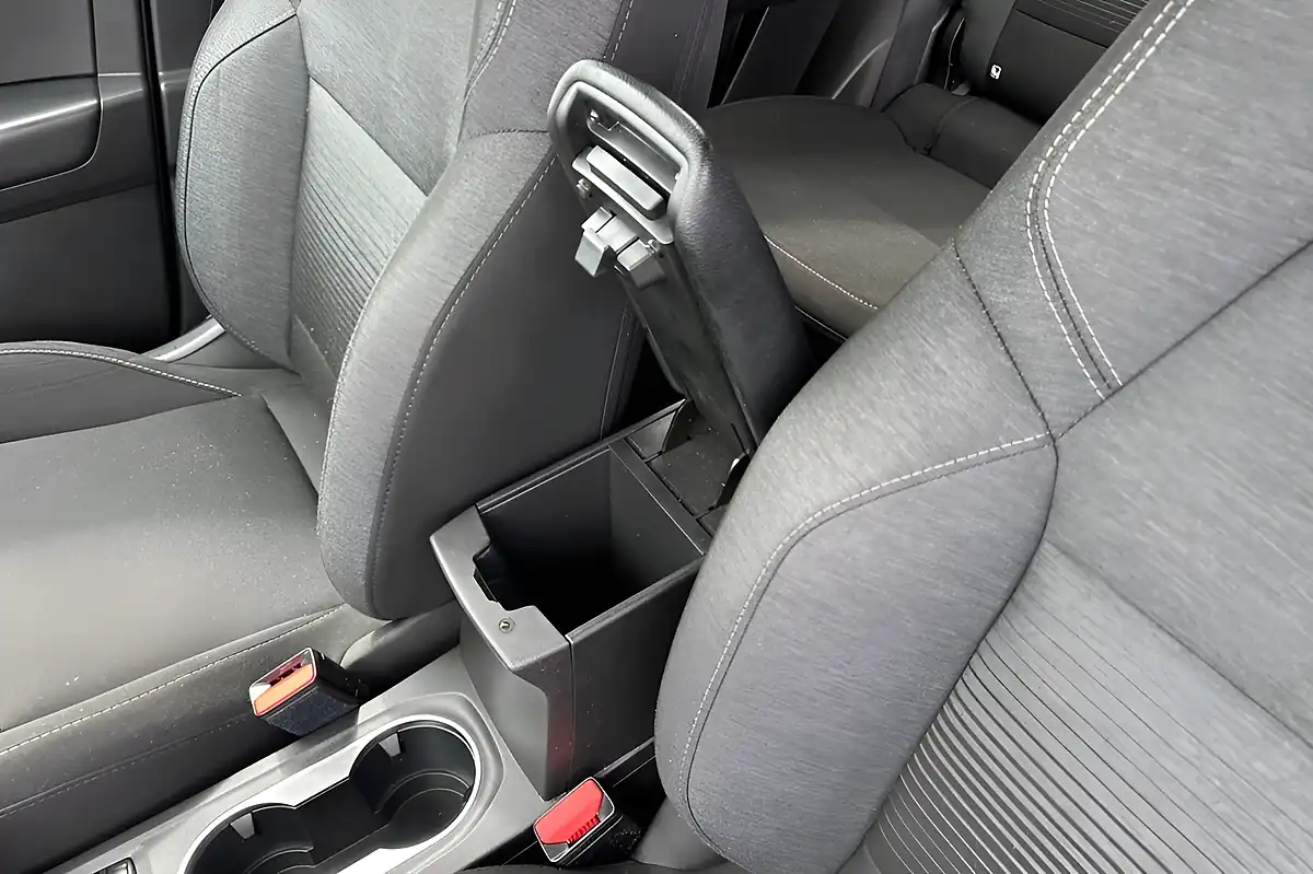 Used 2021 Renault Captur Iconic Oyster Grey/ Diamond Black - Interior and Exterior details 14
