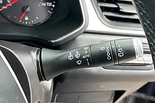 Used 2021 Renault Captur Iconic Oyster Grey/ Diamond Black - Interior and Exterior details 18