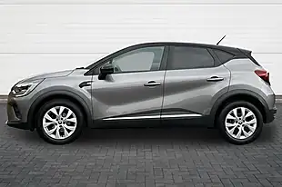 Used 2021 Renault Captur Iconic Oyster Grey/ Diamond Black - Interior and Exterior details 6