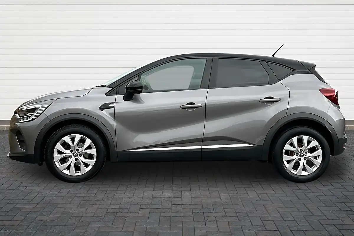 Used 2021 Renault Captur Iconic Oyster Grey/ Diamond Black - Interior and Exterior details 6