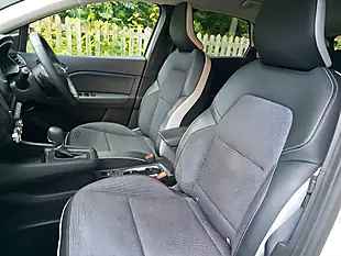Used 2021 Renault Captur S Edition White - Interior and Exterior details 10
