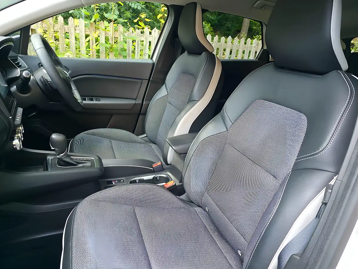 Used 2021 Renault Captur S Edition White - Interior and Exterior details 10