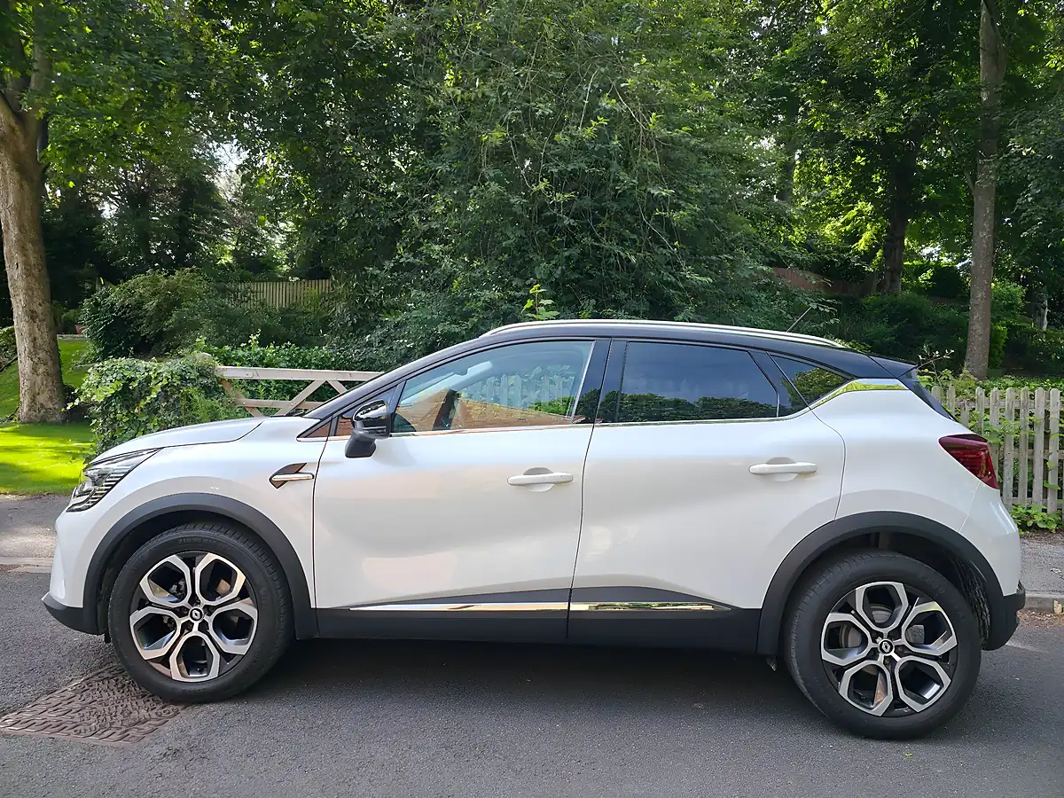 Used 2021 Renault Captur S Edition White - Interior and Exterior details 3