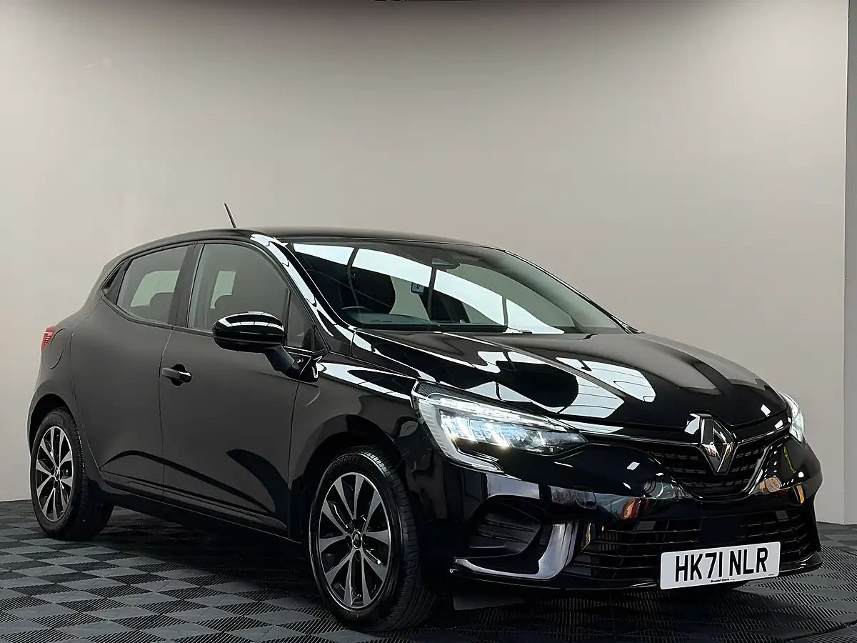 Used 2021 Renault Clio Iconic Black - Front View