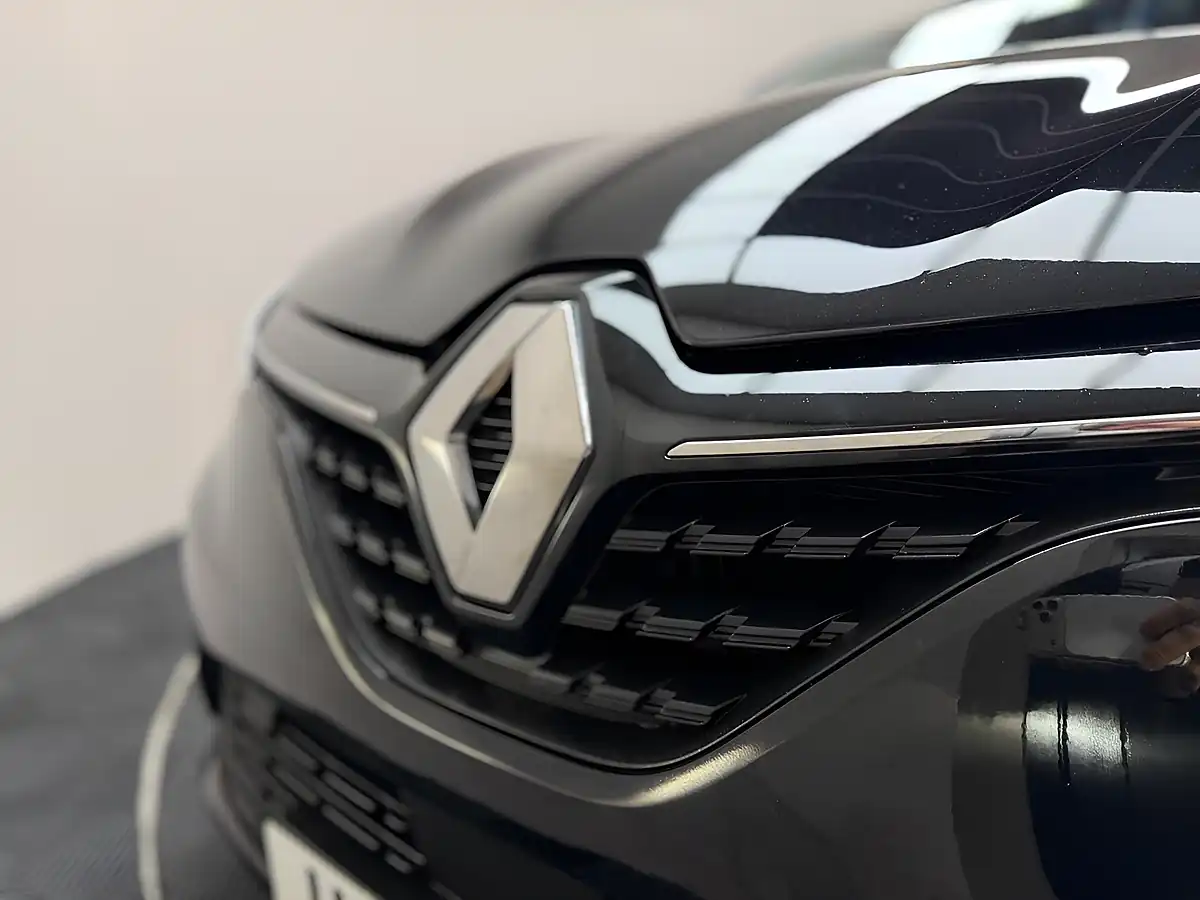 Used 2021 Renault Clio Iconic Black - Interior and Exterior details 12