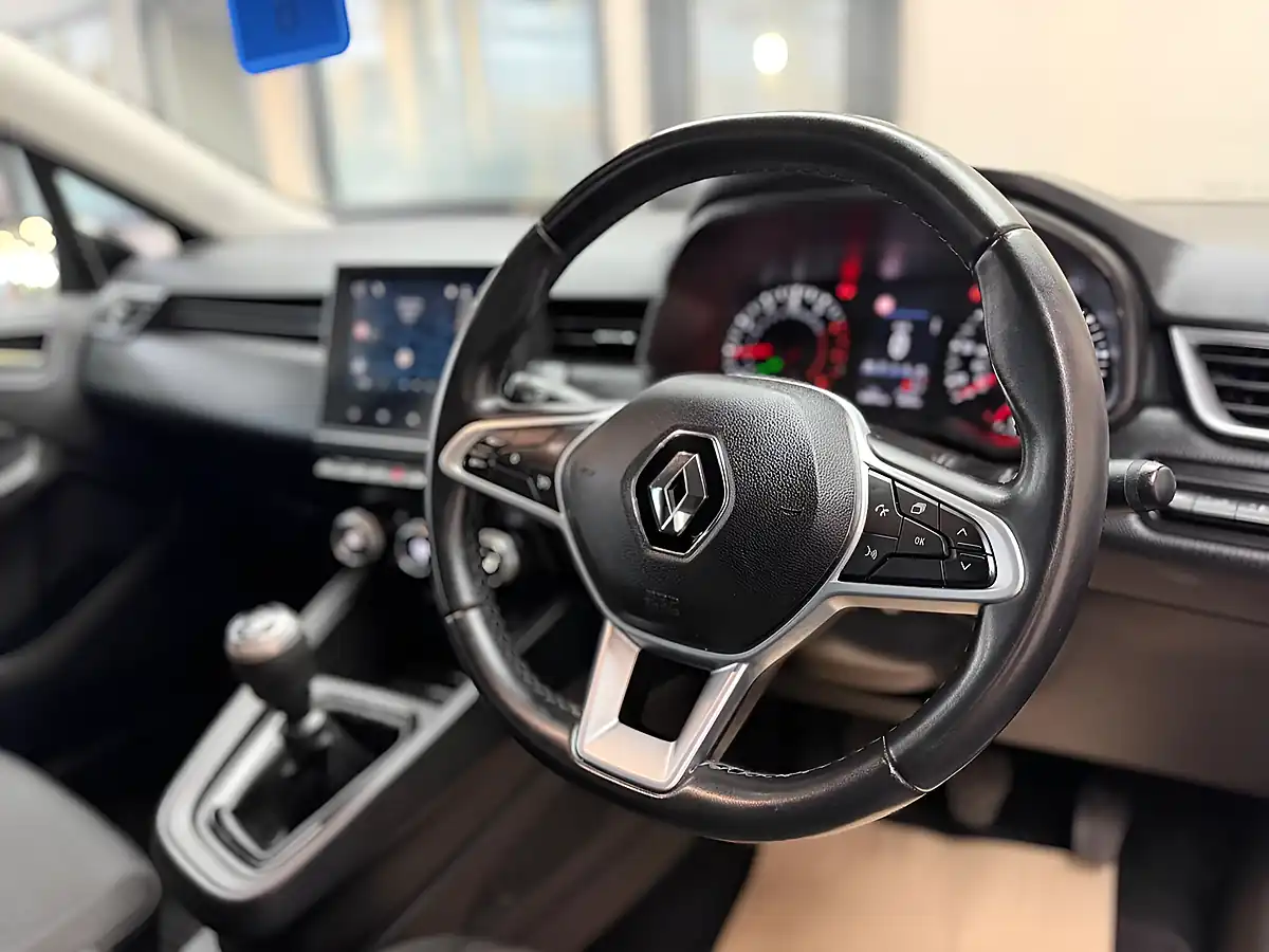 Used 2021 Renault Clio Iconic Black - Interior and Exterior details 15