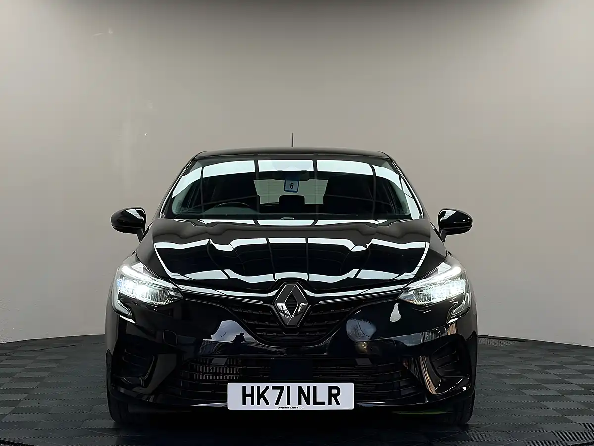 Used 2021 Renault Clio Iconic Black - Interior and Exterior details 2