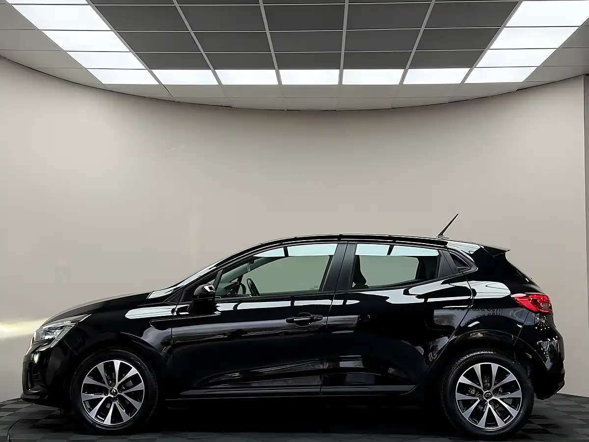 Used 2021 Renault Clio Iconic Black - Interior and Exterior details 7