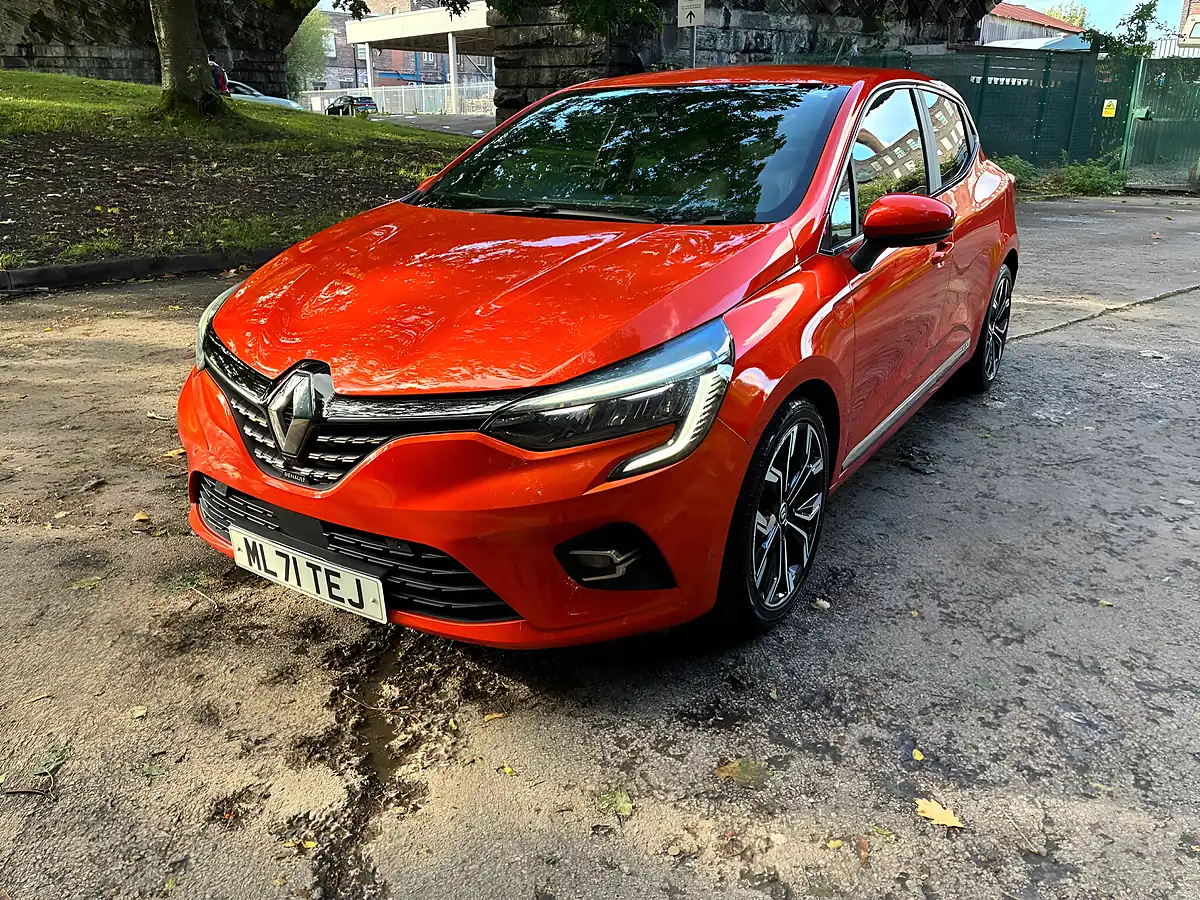 Used 2021 Renault Clio S Edition Orange - Interior and Exterior details 10