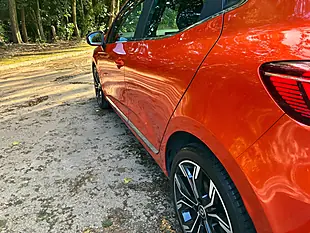 Used 2021 Renault Clio S Edition Orange - Interior and Exterior details 11