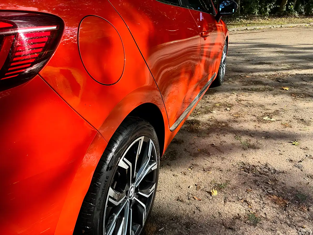Used 2021 Renault Clio S Edition Orange - Interior and Exterior details 12