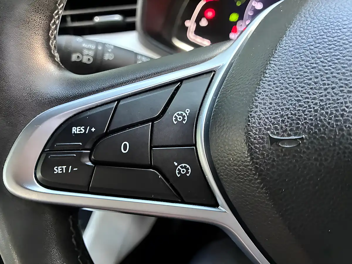 Used 2021 Renault Clio S Edition Orange - Interior and Exterior details 17