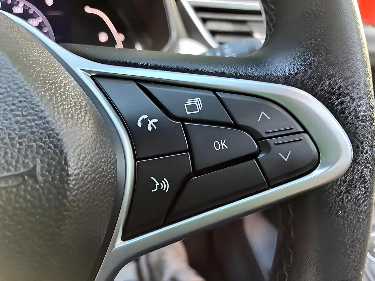 Used 2021 Renault Clio S Edition Orange - Interior and Exterior details 18