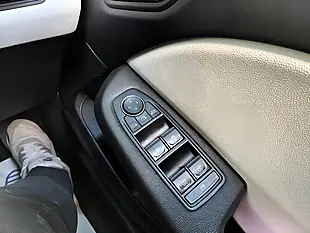 Used 2021 Renault Clio S Edition Orange - Interior and Exterior details 19