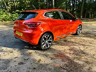 Used 2021 Renault Clio S Edition Orange - Interior and Exterior details 4