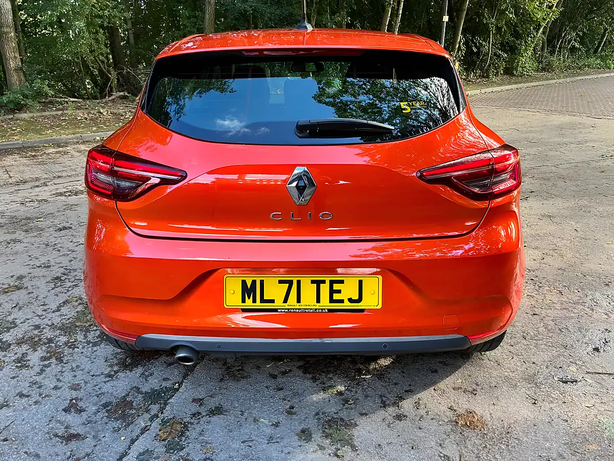 Used 2021 Renault Clio S Edition Orange - Interior and Exterior details 6