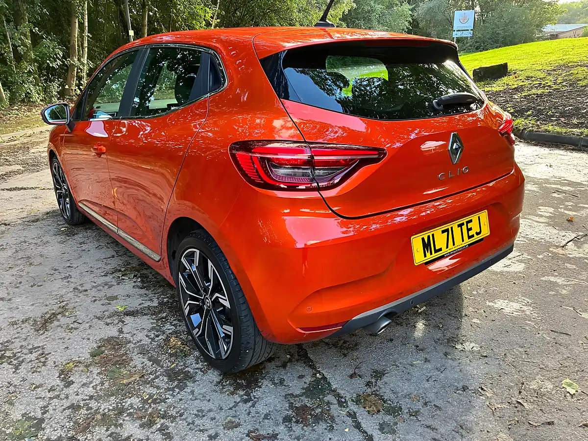 Used 2021 Renault Clio S Edition Orange - Interior and Exterior details 7