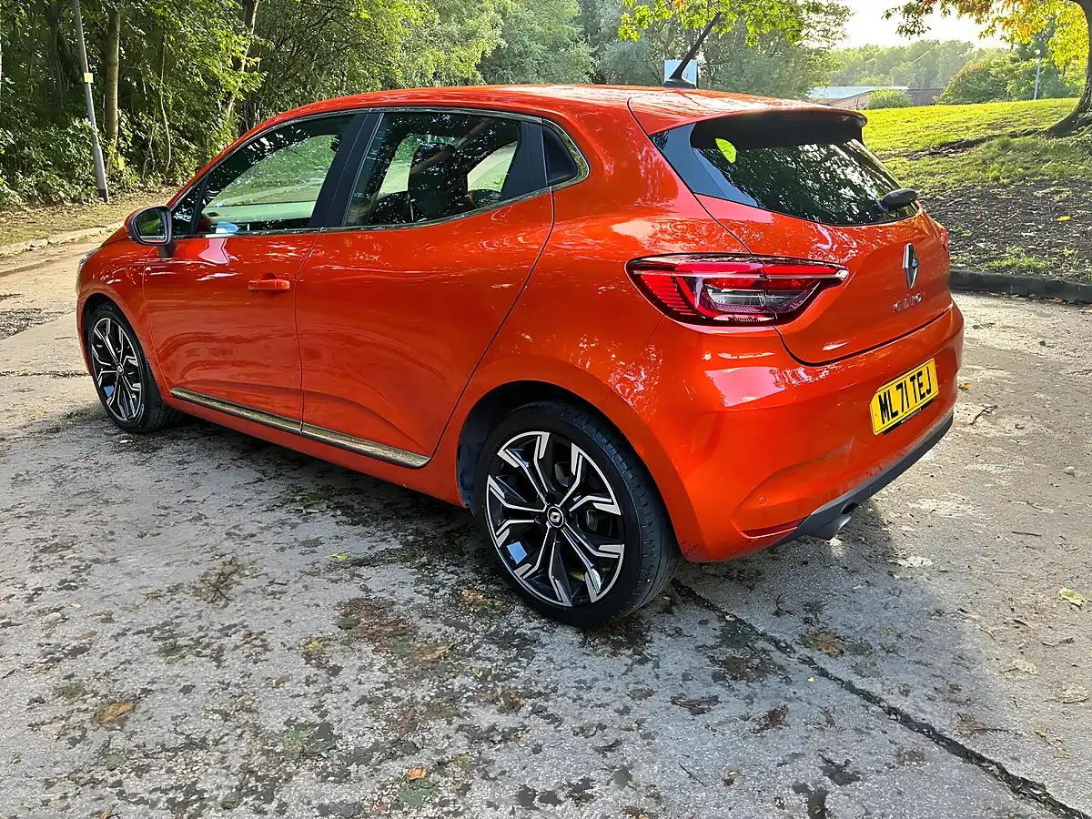 Used 2021 Renault Clio S Edition Orange - Interior and Exterior details 8