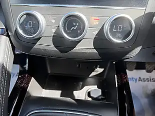 Used 2021 Renault Kadjar Iconic Black - Interior and Exterior details 12