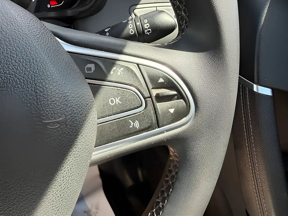 Used 2021 Renault Kadjar Iconic Black - Interior and Exterior details 13