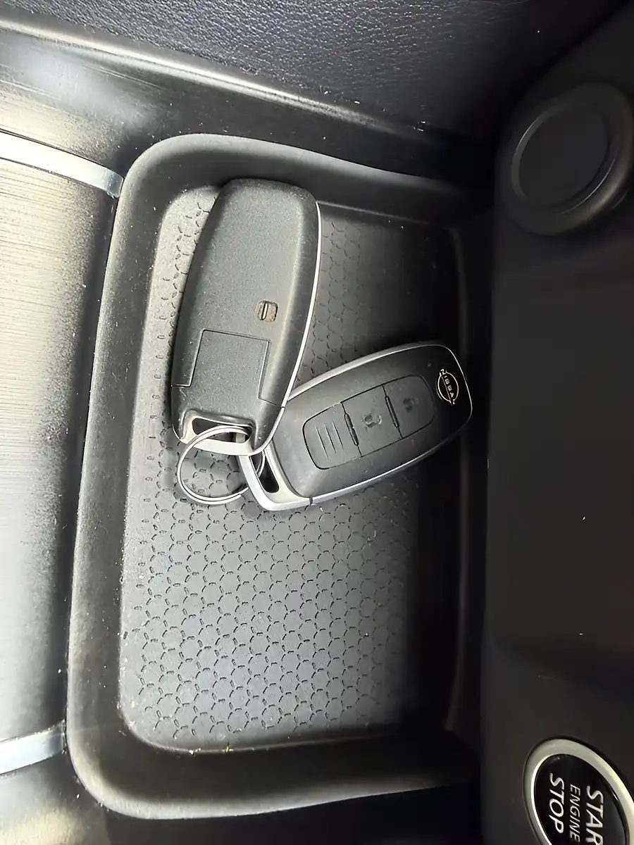 Used 2021 Renault Kadjar Iconic Black - Interior and Exterior details 19