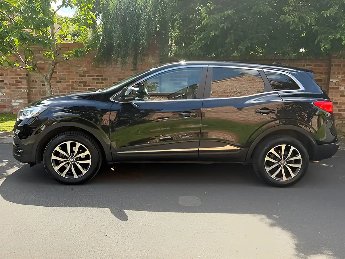 Used 2021 Renault Kadjar Iconic Black - Interior and Exterior details 8
